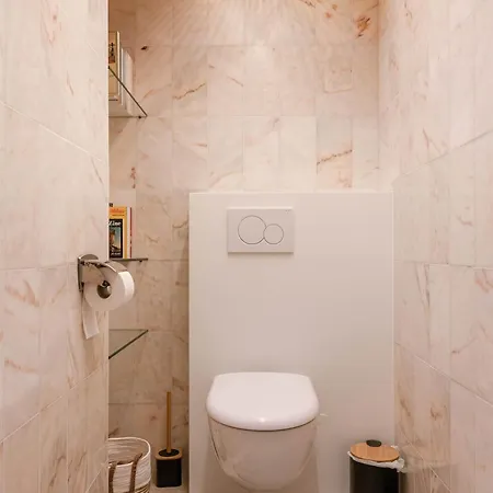 Апартаменти Huswell - Stylish With Sea View *