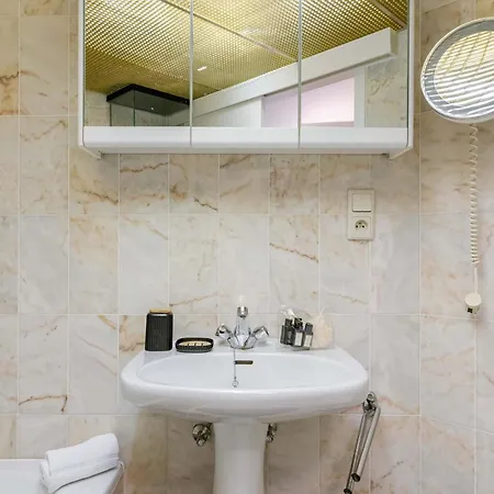 Huswell - Stylish With Sea View Остенде