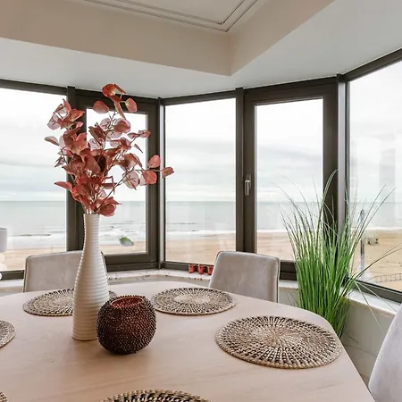 Huswell - Stylish With Sea View Апартаменти *