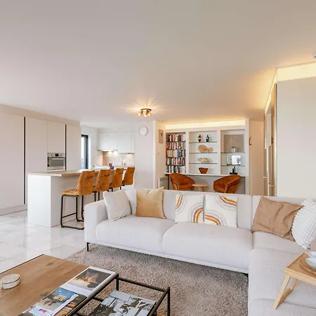 Huswell - Stylish With Sea View Апартаменти