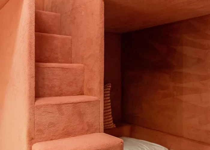 Huswell - Stylish With Sea View Apartment