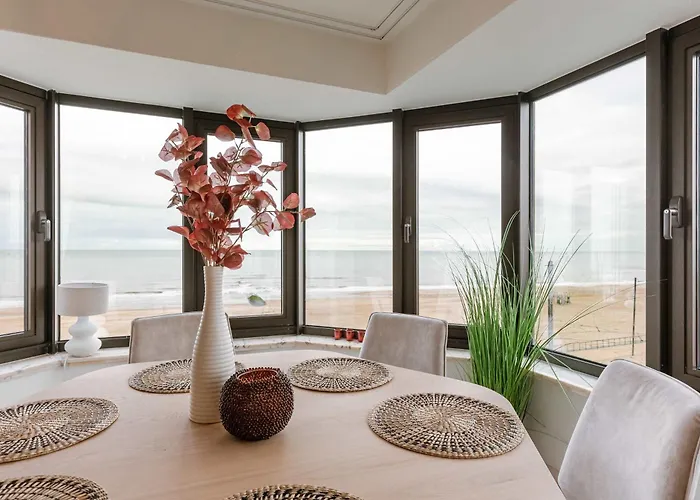 Huswell - Stylish With Sea View Apartment *